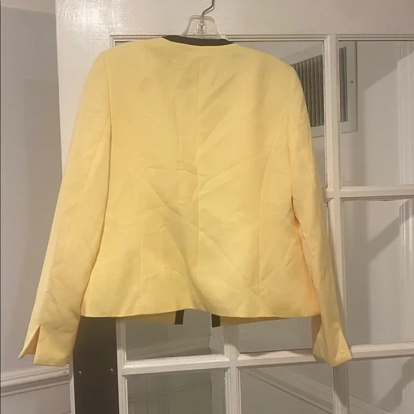 Bundle of (2) Black Label and Jones New York size 4 Blazer good condition - Picture 3 of 6